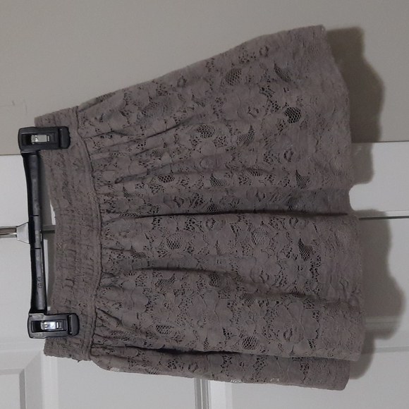 Gray Lace Overlay Skirt (XS) - Picture 2 of 6
